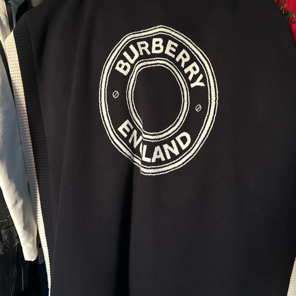 Authentic new with tags Burberry cape. - Picture 1 of 7